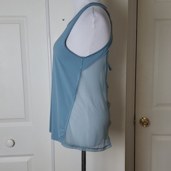 Victoria sport open slit back tank - Picture 2 of 5